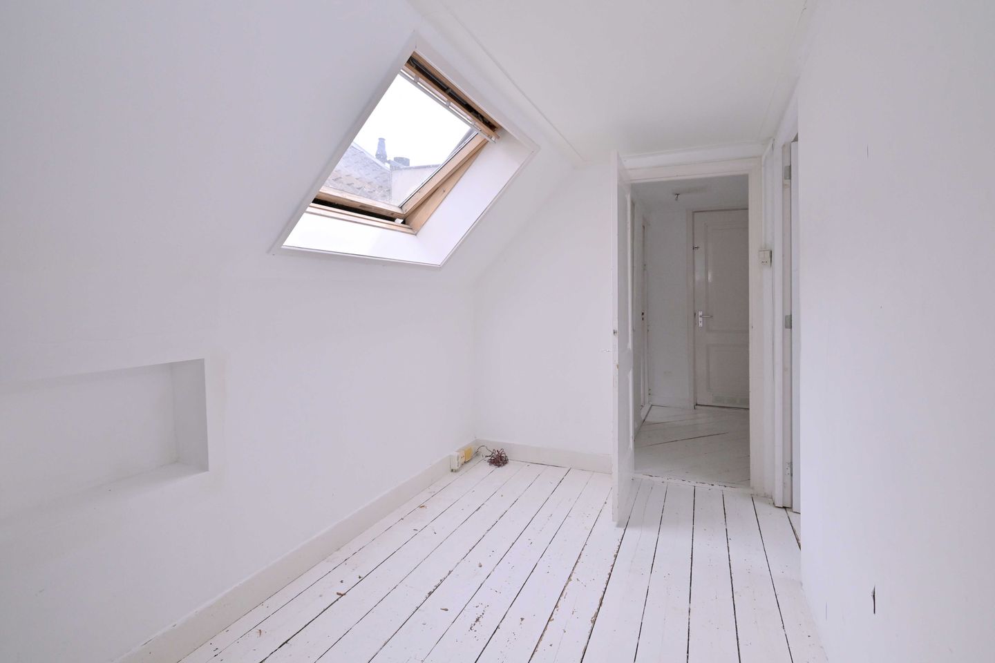 Photo 20 of Graaf van Burenstraat 25