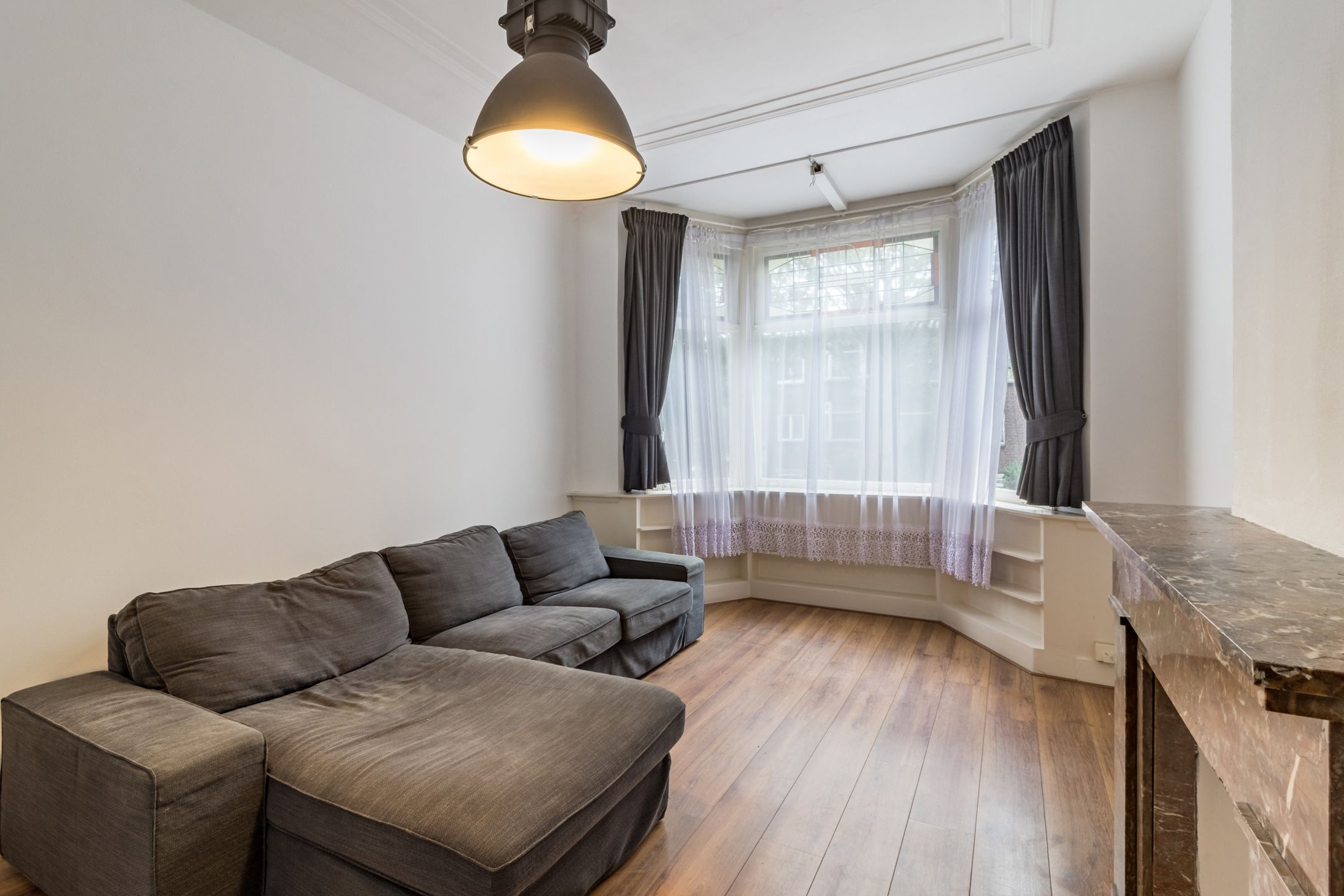 Foto 6 van Caan van Necklaan 81