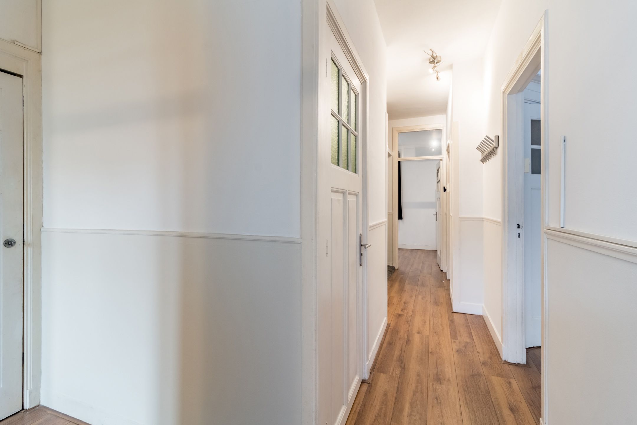 Foto 12 van Caan van Necklaan 81