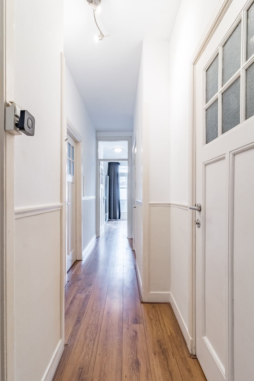 Foto 16 van Caan van Necklaan 81