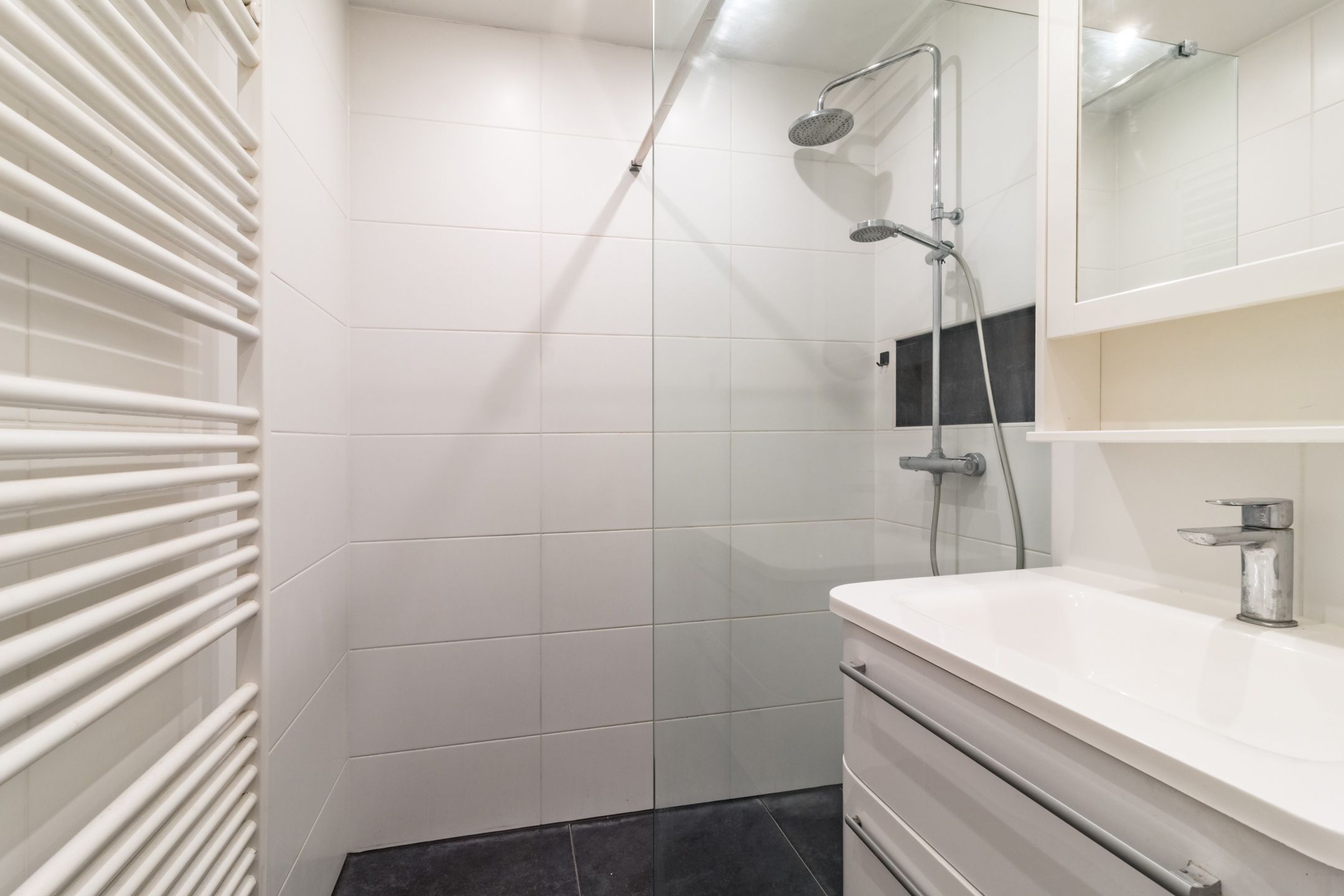 Foto 27 van Caan van Necklaan 81