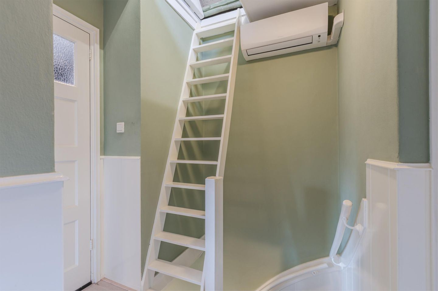 Foto 25 van Mecklenburgstraat 8