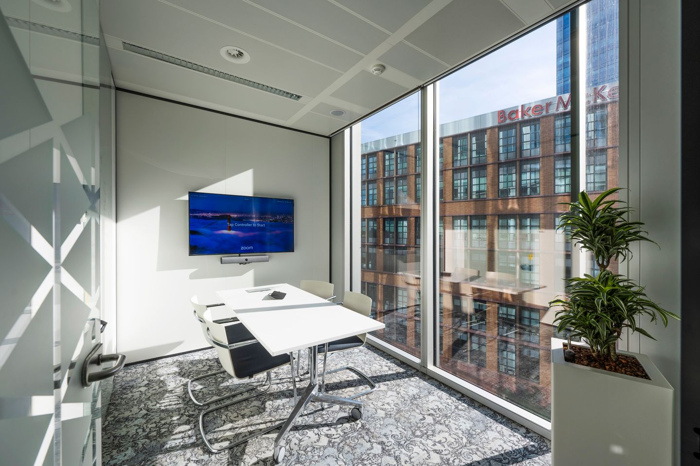 Bekijk foto 5 van Claude Debussylaan 88