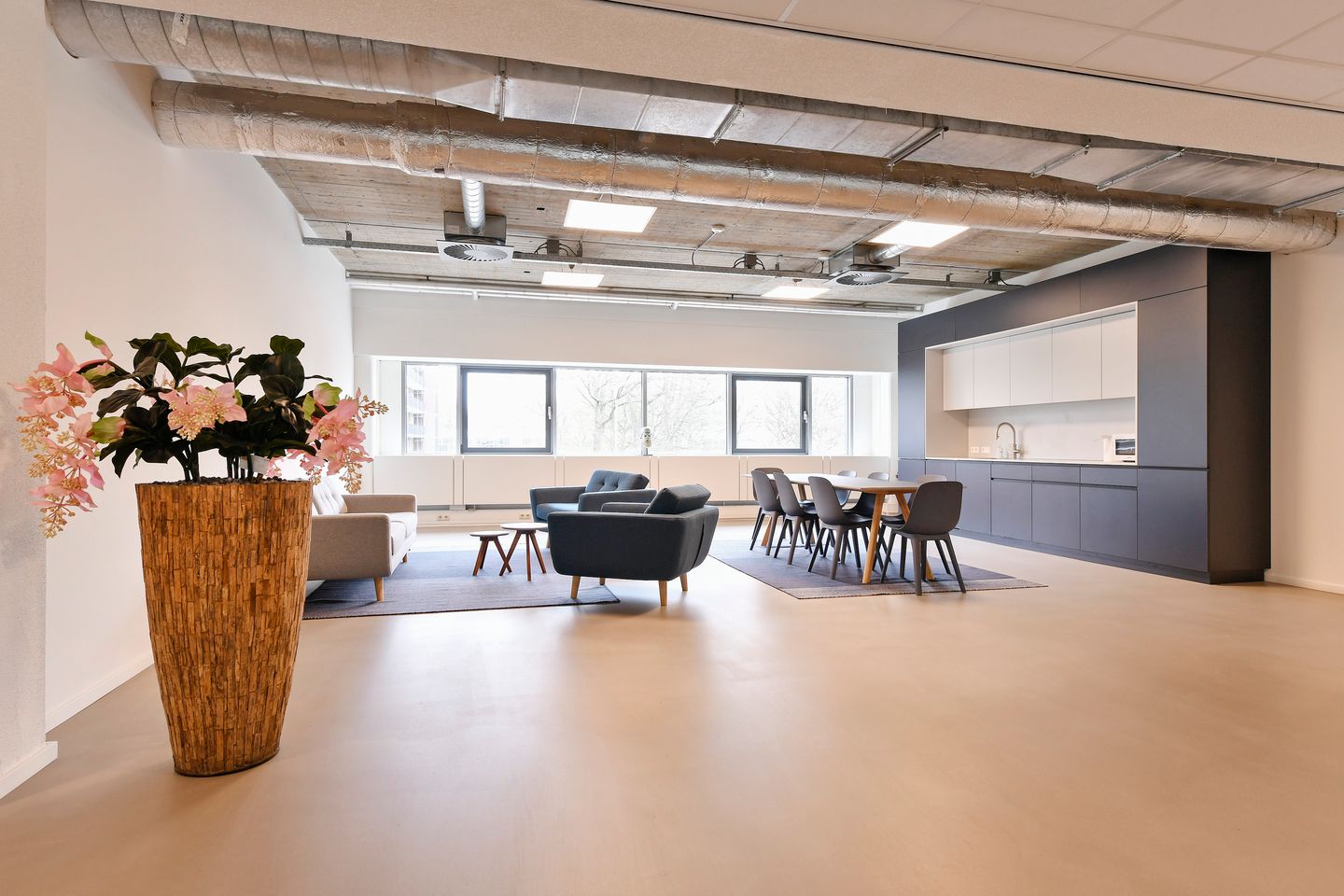 View photo 5 of Stroombaan 4