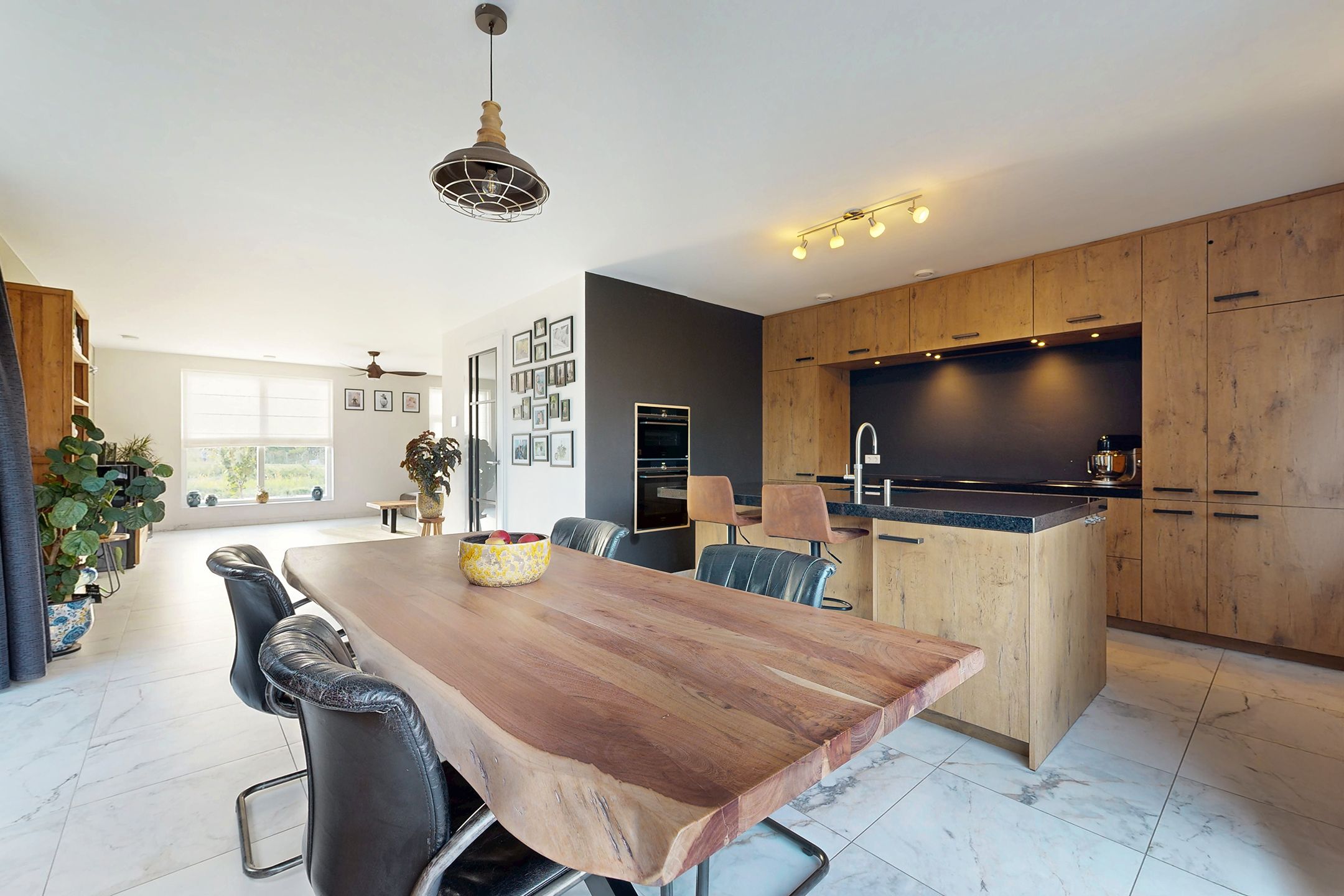 Foto 3 van Kleine Ton 10