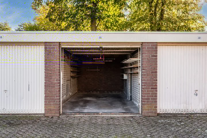 Photo 30 of Dirk Bavolaan 34