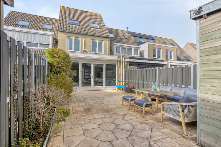 Photo 2 of Clara Visserstraat 18