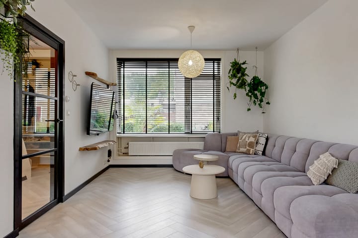 Photo 6 of Klaroenlaan 17