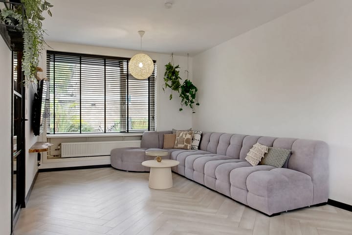 Photo 4 of Klaroenlaan 17