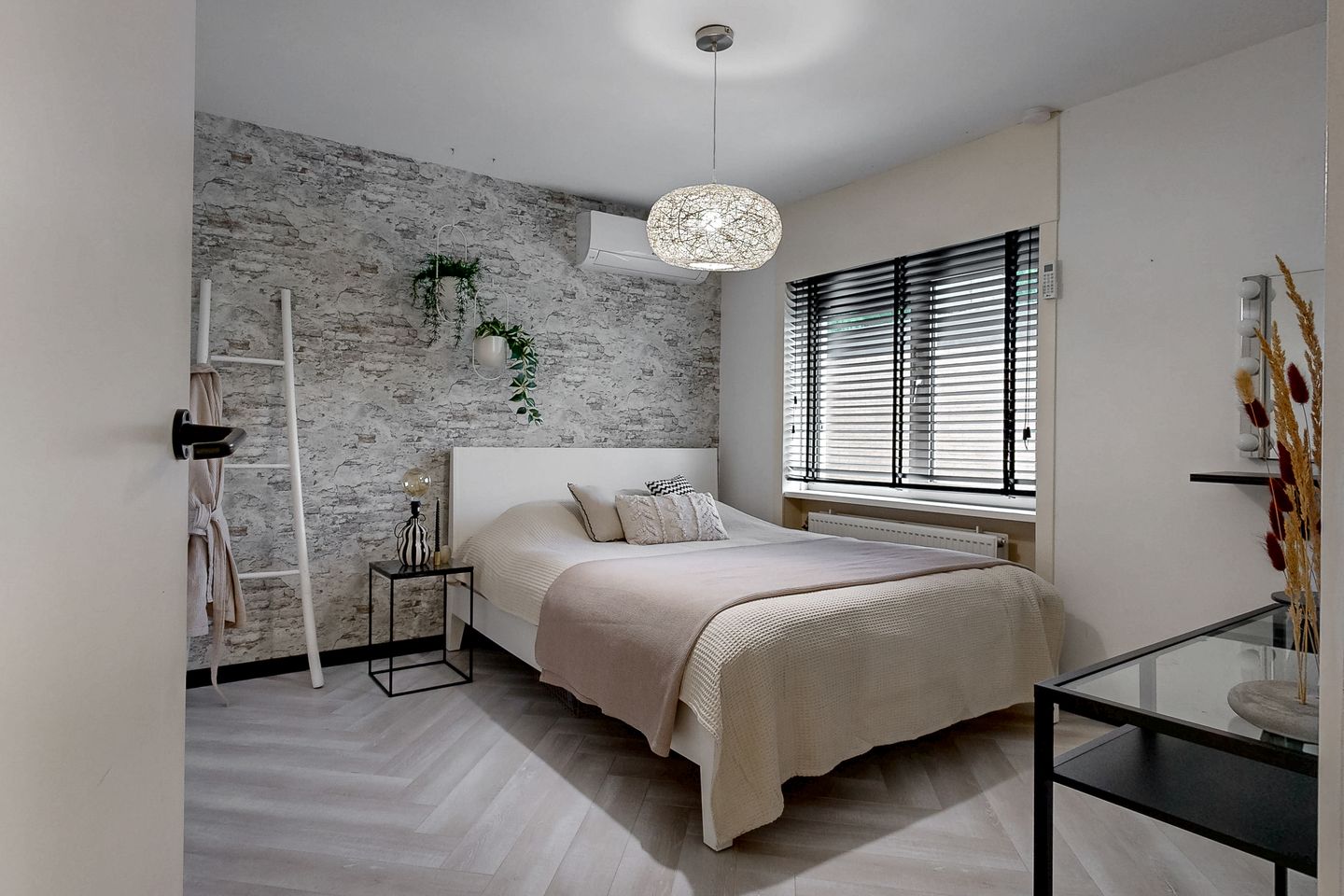 Photo 19 of Klaroenlaan 17