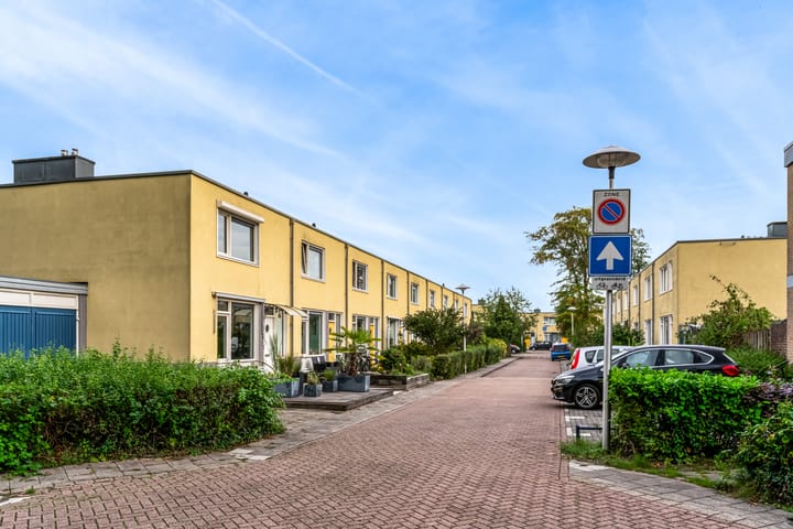 Photo 41 of Klaroenlaan 17