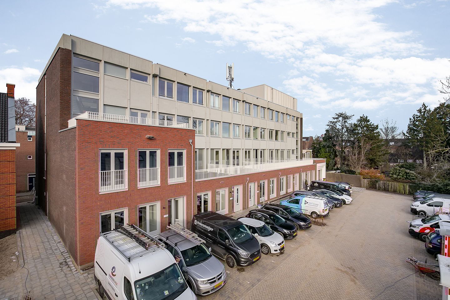 Photo 20 of Kromhout 122-B