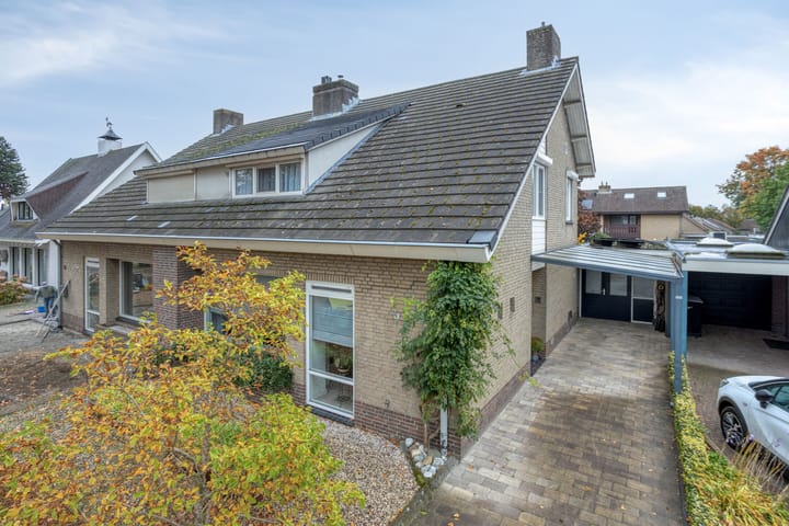 Foto 1 van Pasakker 44