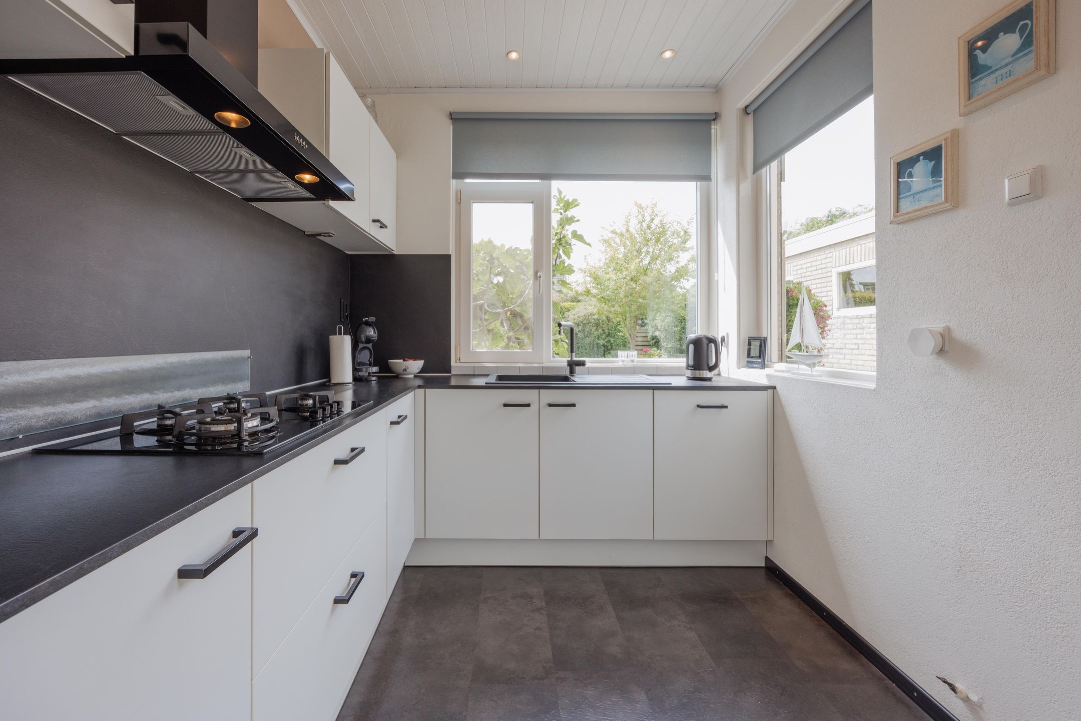 Photo 3 of Biezenstraat 3