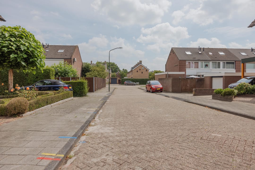 Photo 8 of Biezenstraat 3