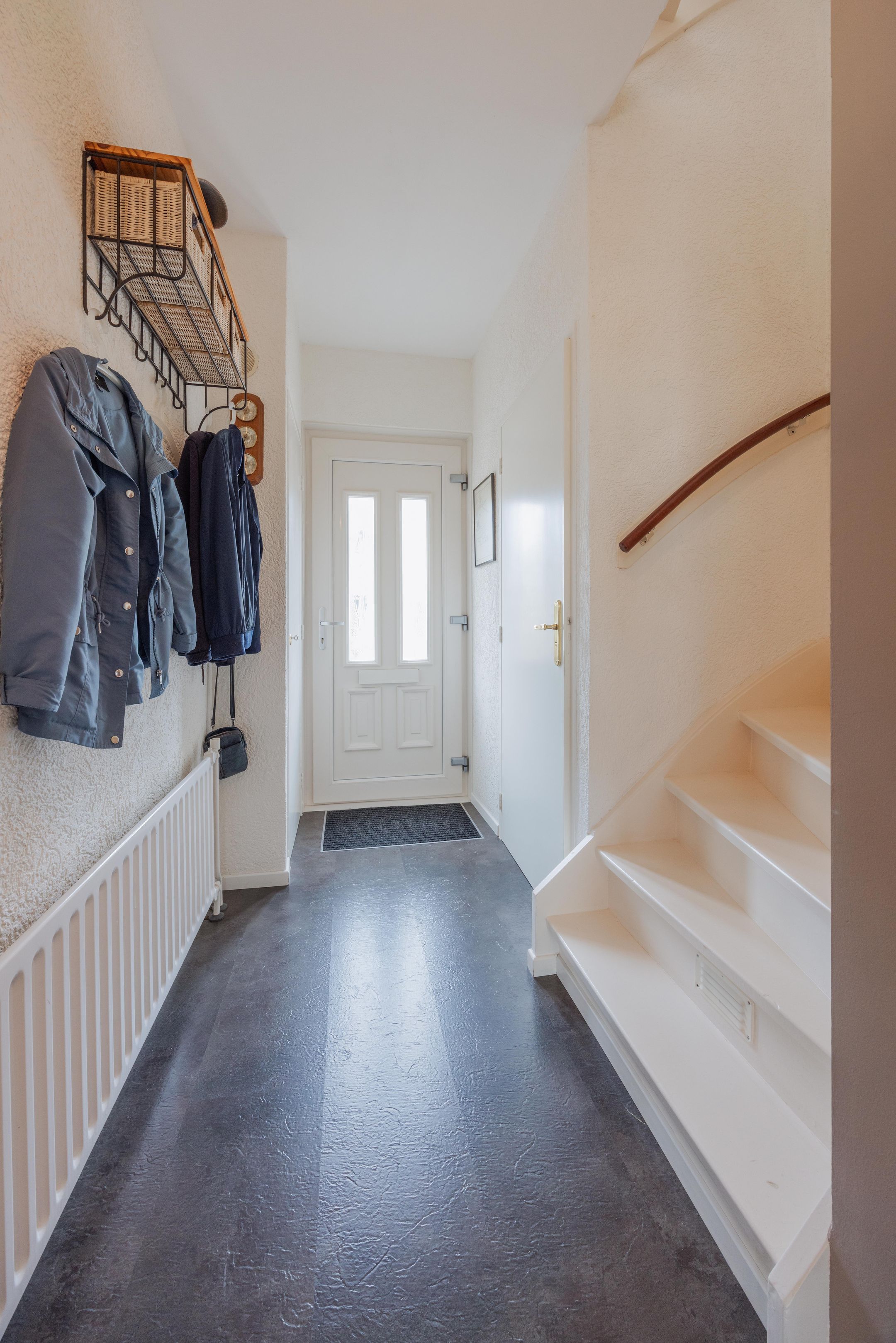 Photo 15 of Biezenstraat 3