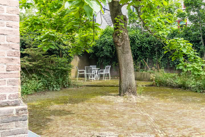 Foto 35 van Bemuurde Weerd O.Z. 56