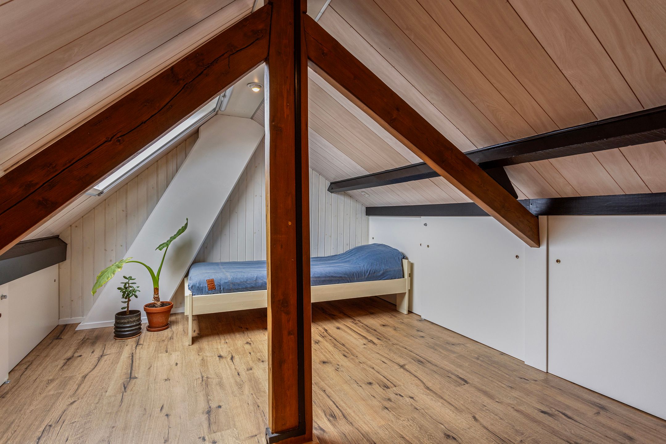 Photo 24 of Cornelis de Vriendtstraat 10