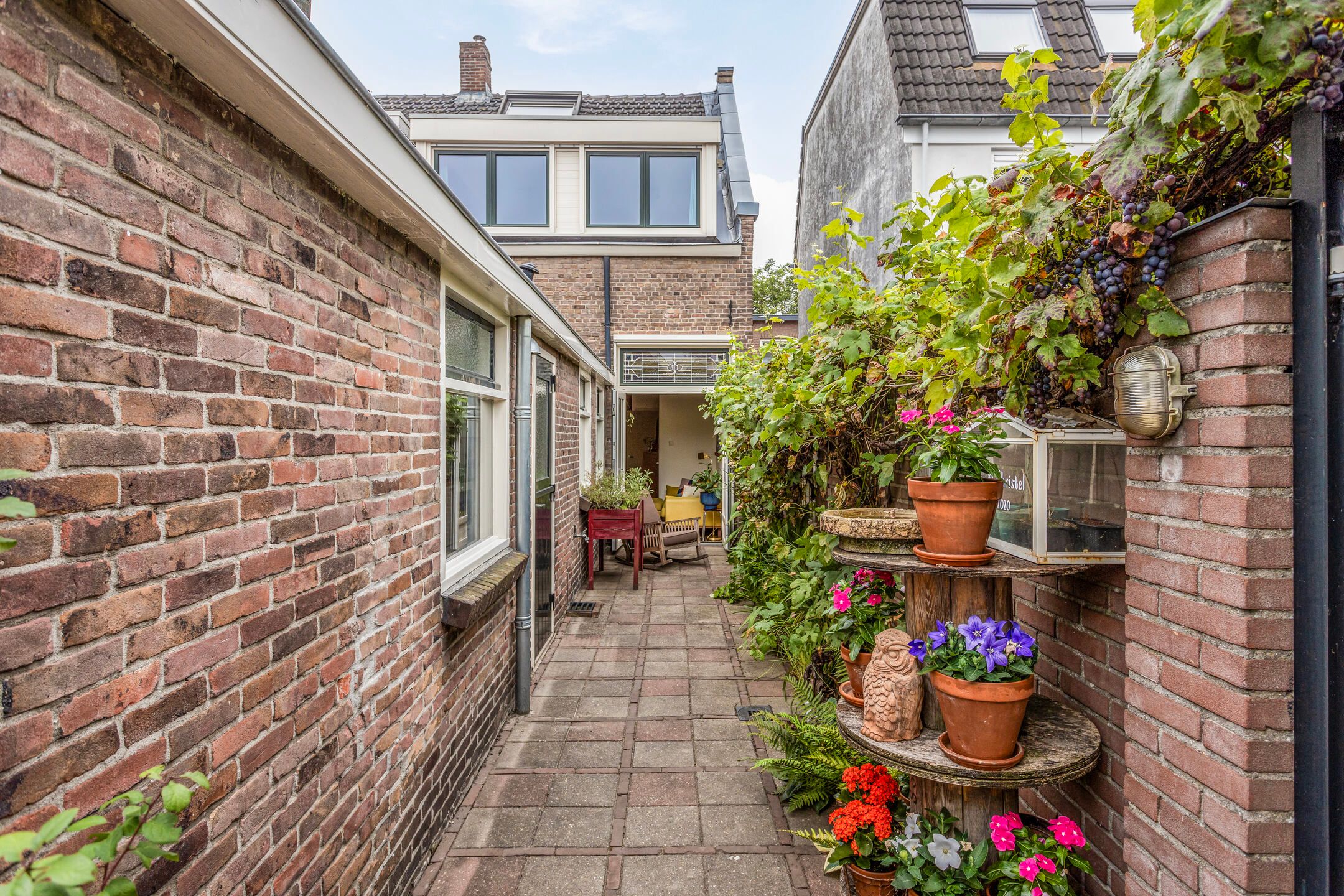 Photo 27 of Cornelis de Vriendtstraat 10