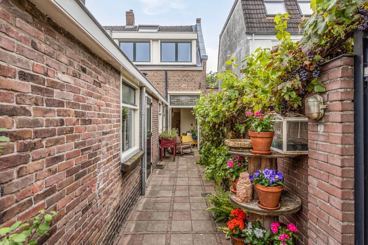 Foto 27 van Cornelis de Vriendtstraat 10