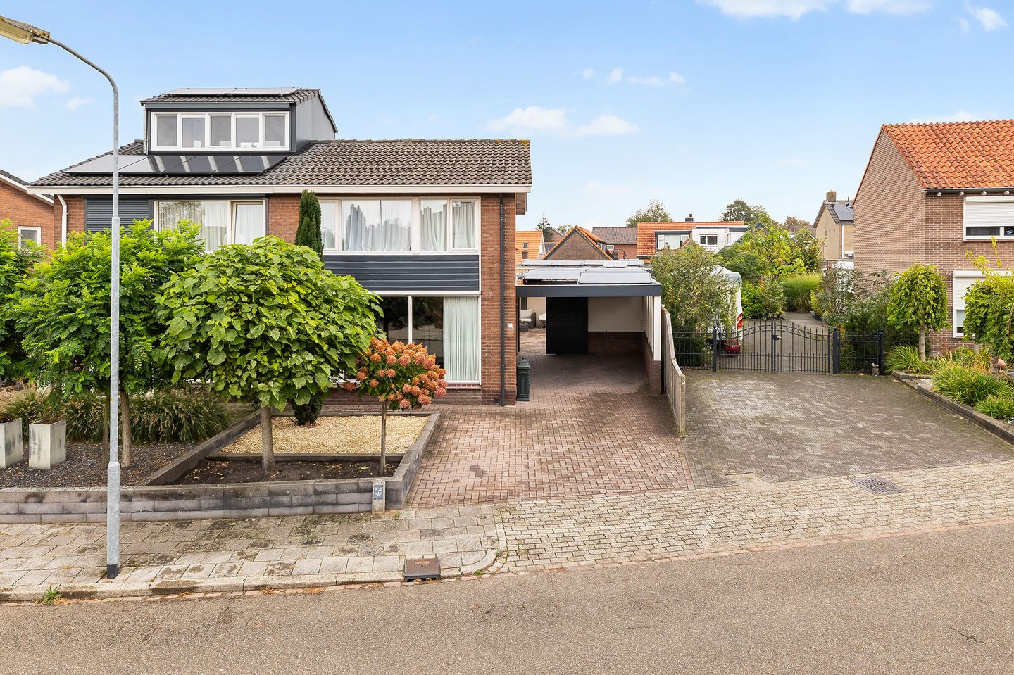 Foto 1 van Azaleastraat 17