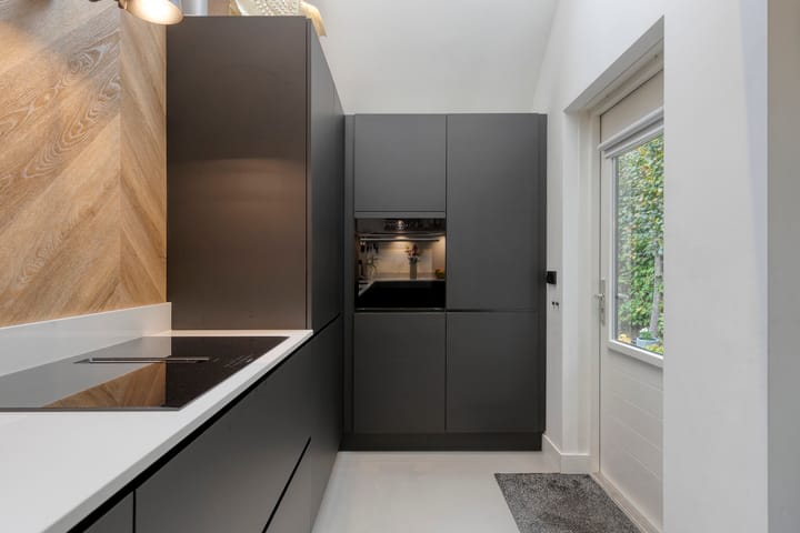 Foto 16 van Limburgstraat 28