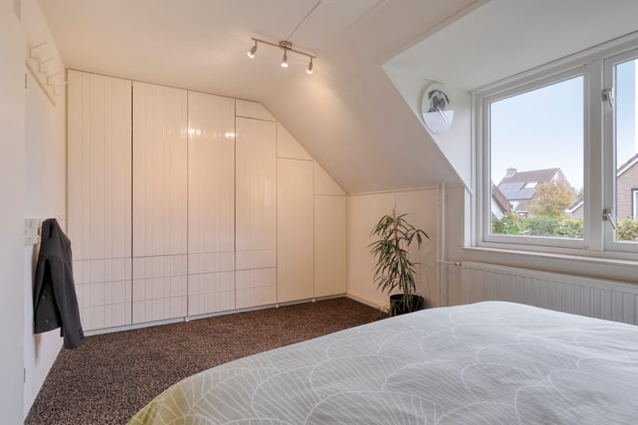 Foto 23 van Limburgstraat 28