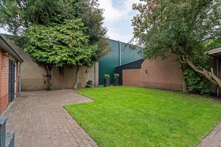 Foto 40 van Burgemeester Schuitestraat 17