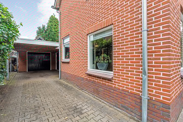 Foto 47 van Burgemeester Schuitestraat 17