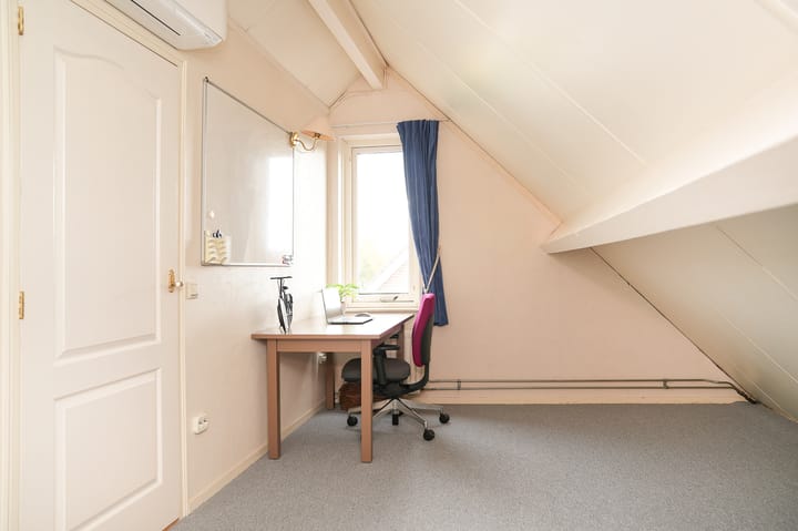 Photo 21 of Van Buurenstraat 12