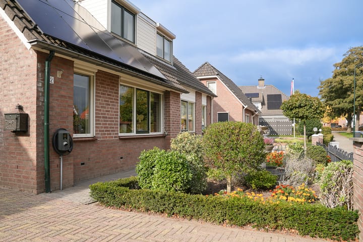 Photo 28 of Van Buurenstraat 12