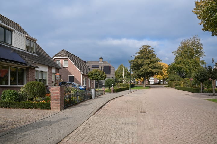 Photo 32 of Van Buurenstraat 12