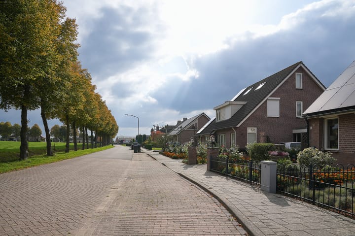 Photo 33 of Van Buurenstraat 12