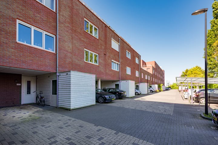 Photo 24 of Piet Mondriaanplein 163