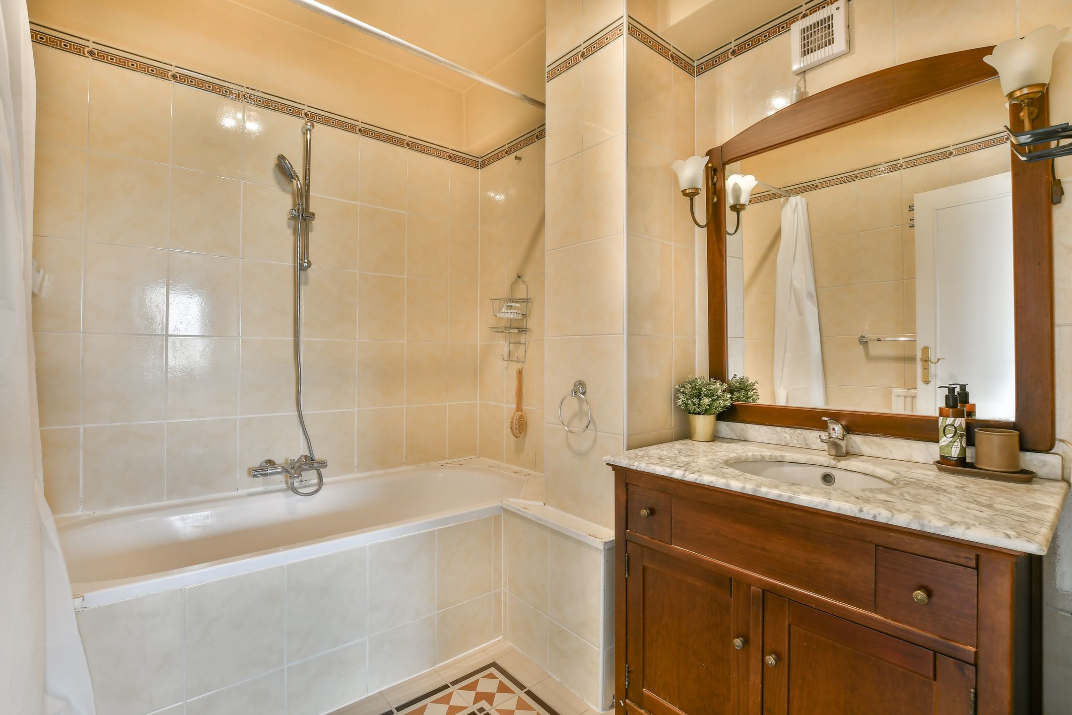 Photo 15 of Meander 367