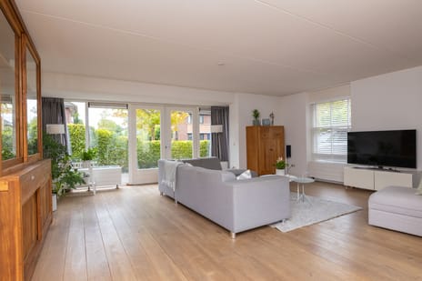 John Raedeckerhof 203 secondary image