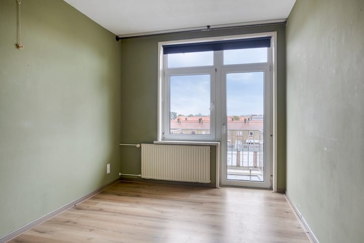 Foto 15 van Adelaarslaan 233