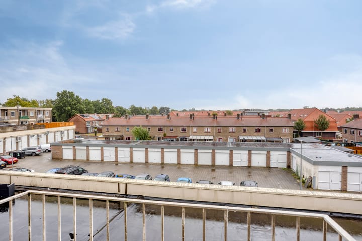 Foto 16 van Adelaarslaan 233