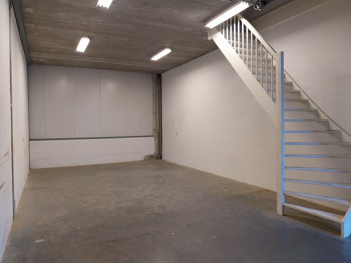 View photo 2 of Marconistraat 70-b