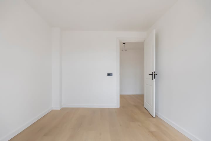 Photo 25 of Westwagenstraat 26-A