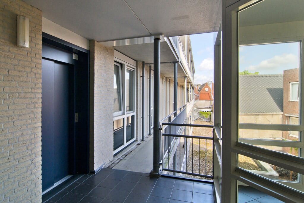 Foto 15 van Damstraat 38