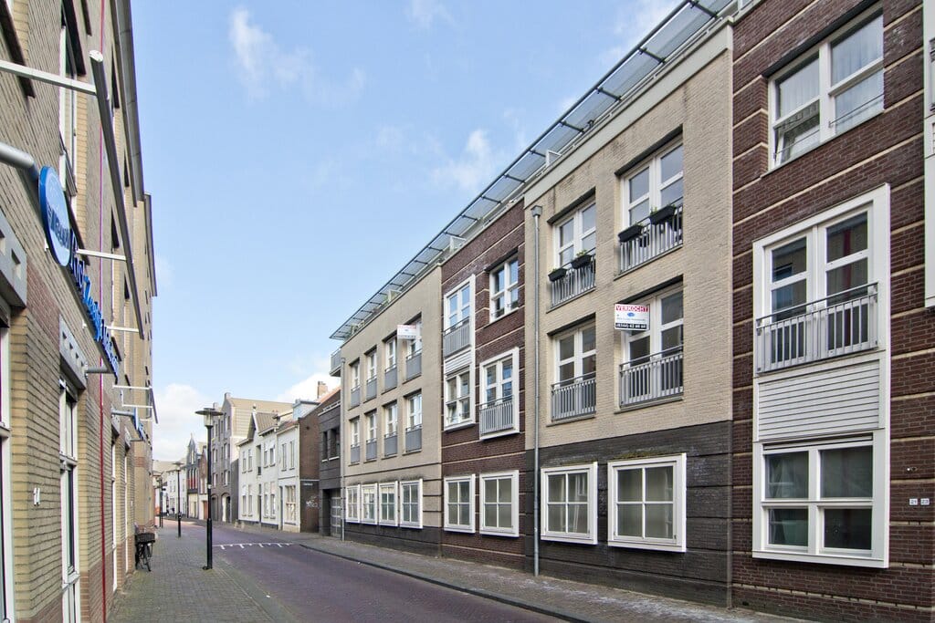 Foto 18 van Damstraat 38