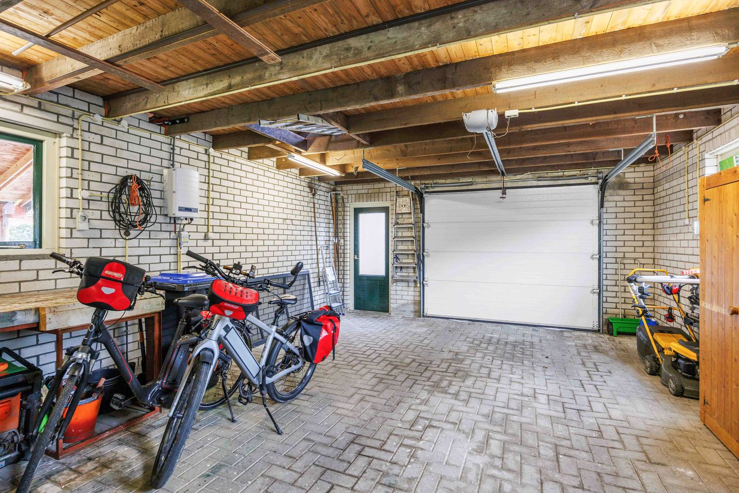 Foto 64 van Hoofdweg 11