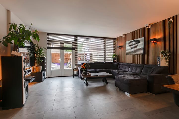 Foto 10 van Akelei 48