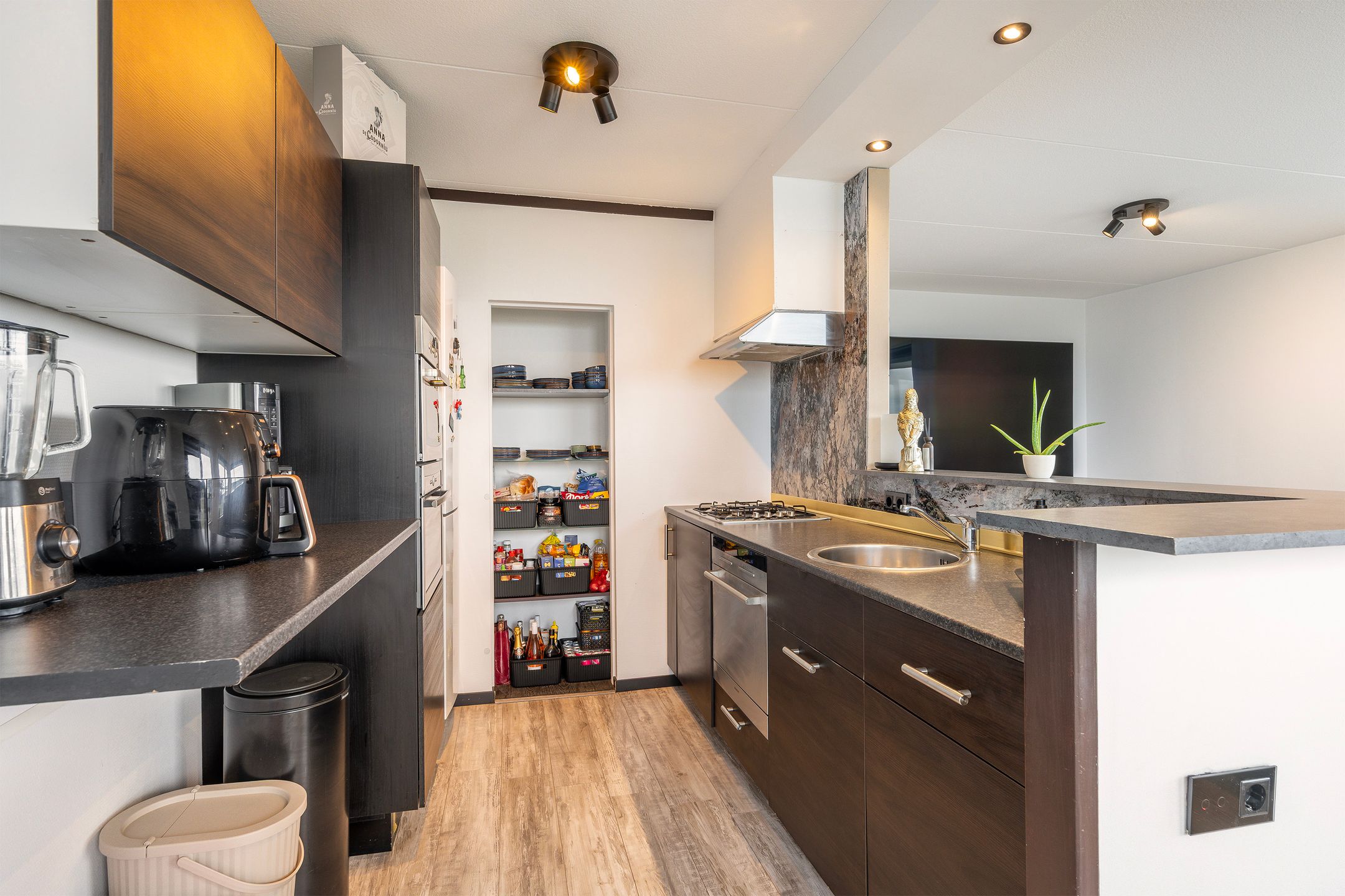 Foto 3 van Adriaen Brouwerstraat 130