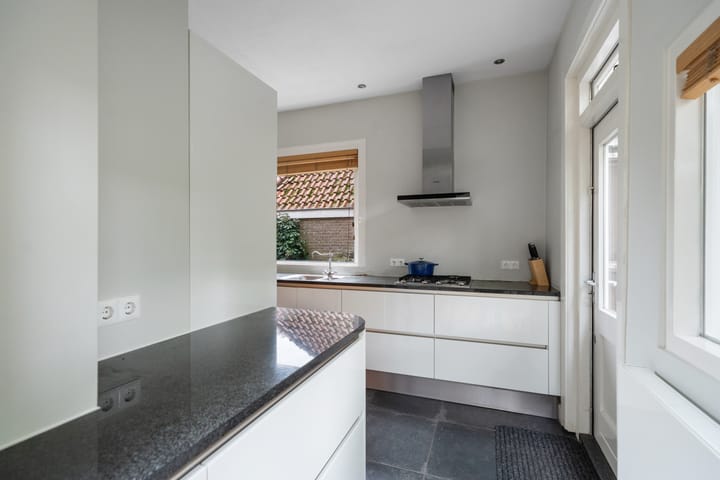 Photo 16 of Roemer Visscherstraat 3