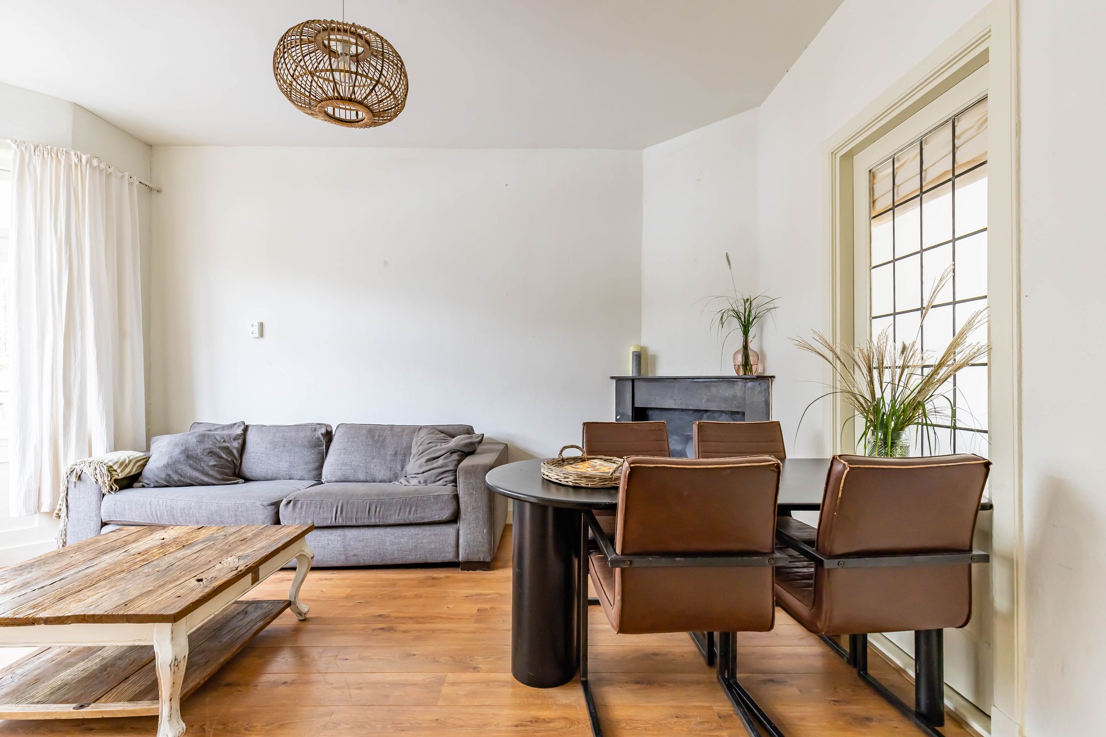 Photo 9 of Witte de Withstraat 12-A