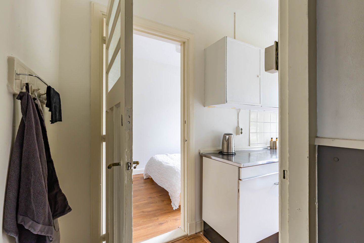 Photo 14 of Witte de Withstraat 12-A