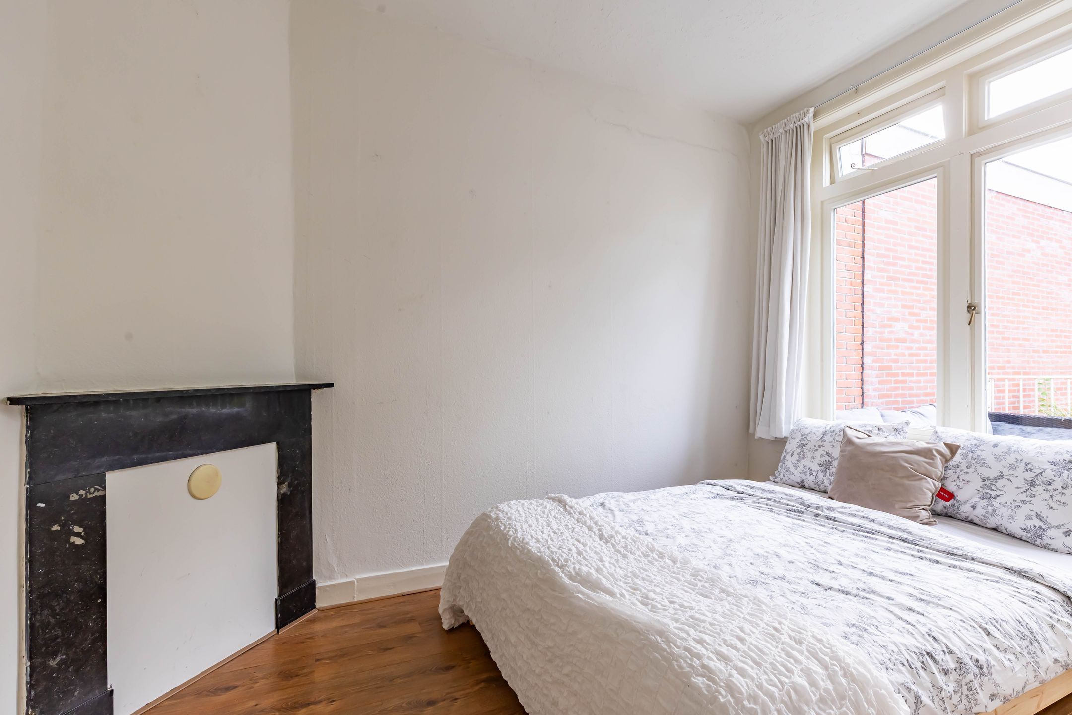 Photo 18 of Witte de Withstraat 12-A