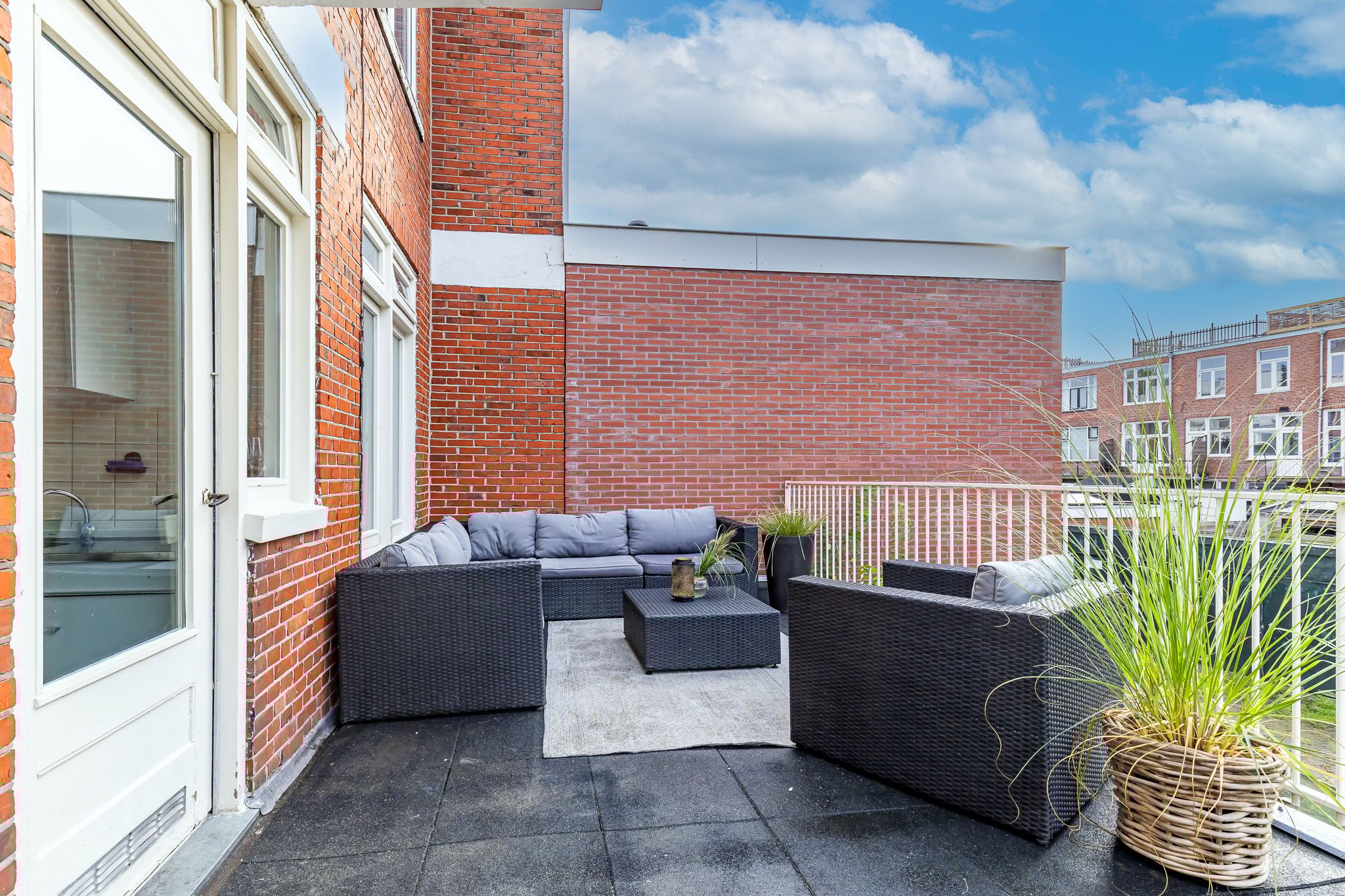 Photo 27 of Witte de Withstraat 12-A